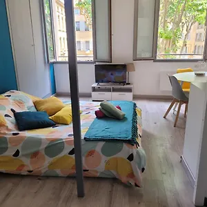 Charmant Studio Avec Mezzanine Apartment Aix-en-Provence
